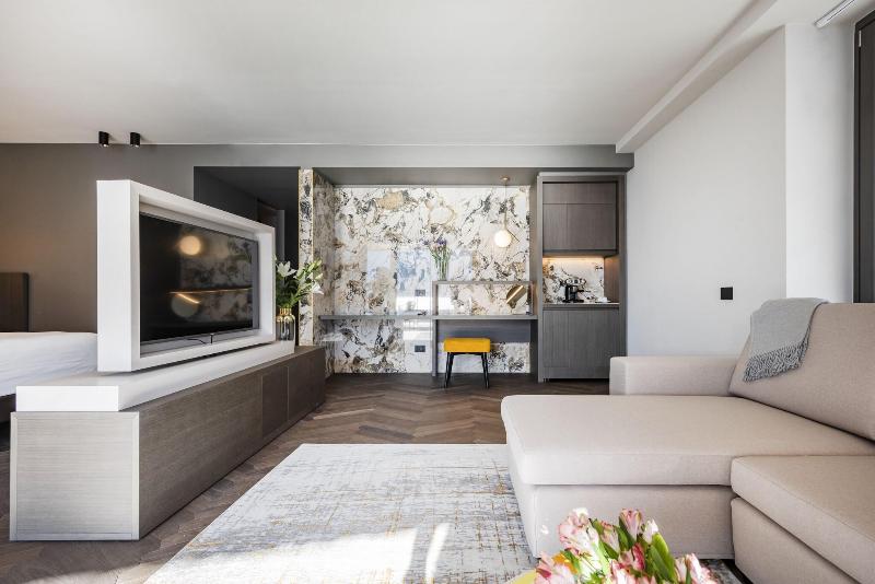 EALA My Lakeside Dream - Adults Friendly - Oda