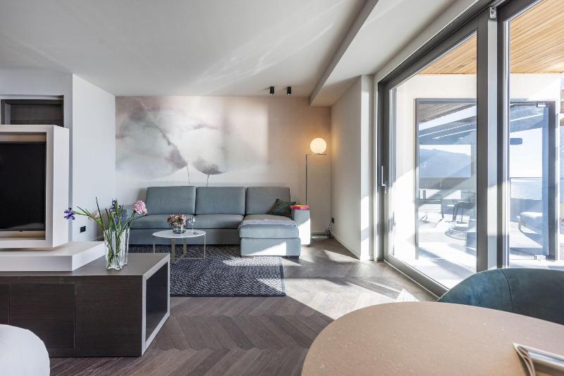 EALA My Lakeside Dream - Adults Friendly - Oda