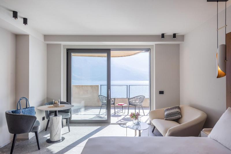 EALA My Lakeside Dream - Adults Friendly - Oda