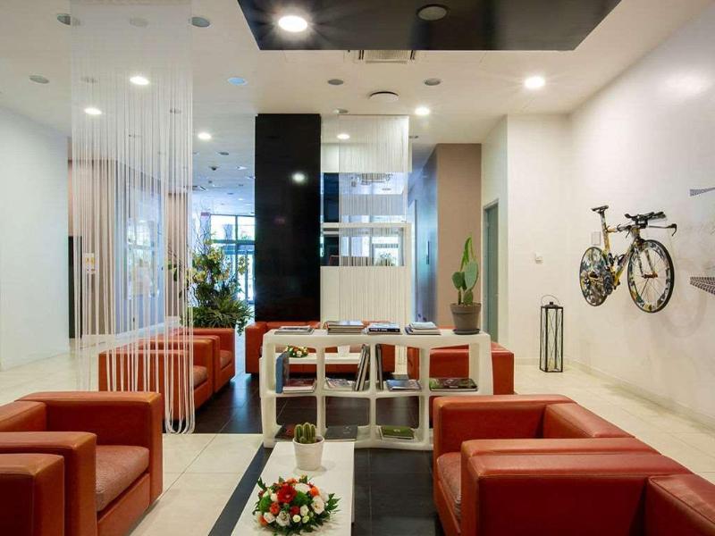 Euro Hotel Residence - Lobi
