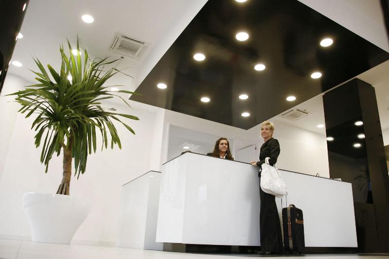 Euro Hotel Residence - Lobi