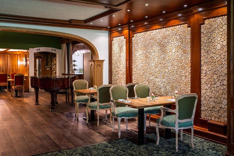 Waldhotel Tannenhäuschen - Restoran