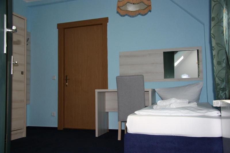 Hotel Am Fluss - Oda