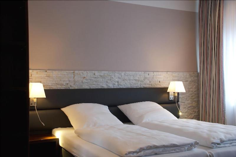 Hotel Restaurant Sonnenhof - Oda