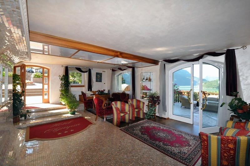 Hotel Olympia - Lobi