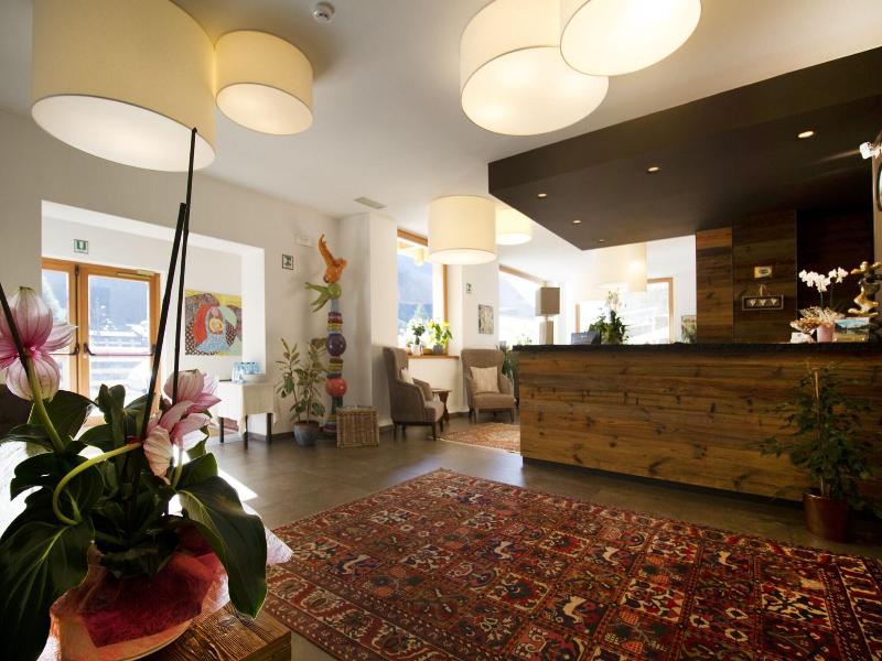 Hotel Garnì Caminetto - Lobi
