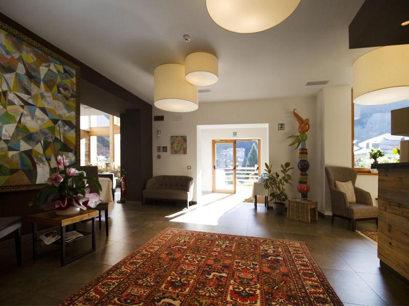 Hotel Garnì Caminetto - Lobi