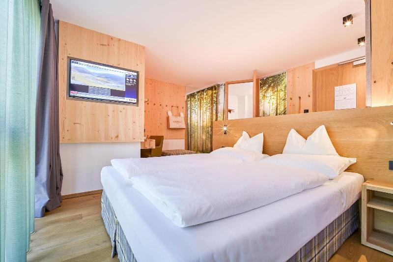 Mountain Design Hotel Eden Selva - Oda