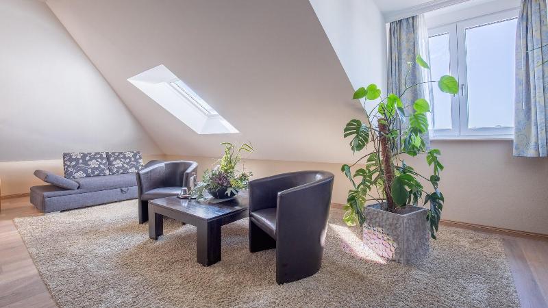 Heuboden Hotel Landhaus Blum - Oda