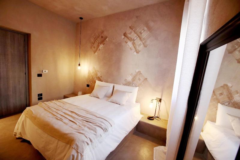 Casa Nostra Luxury Suites - Oda