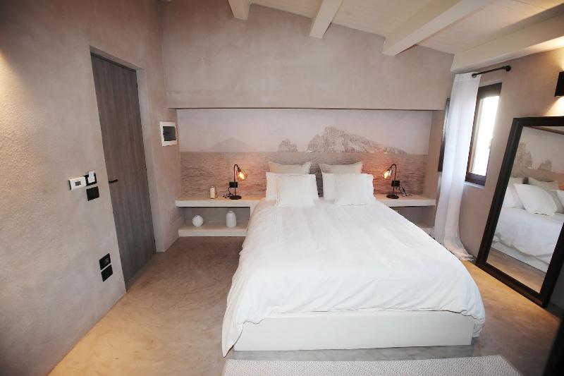 Casa Nostra Luxury Suites - Oda