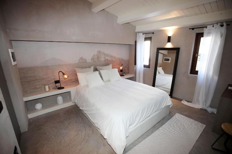 Casa Nostra Luxury Suites - Oda