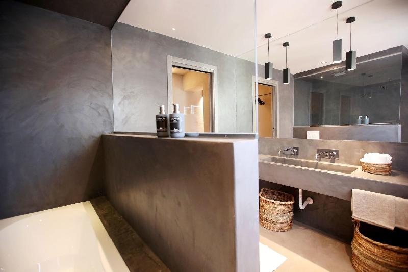 Casa Nostra Luxury Suites - Oda