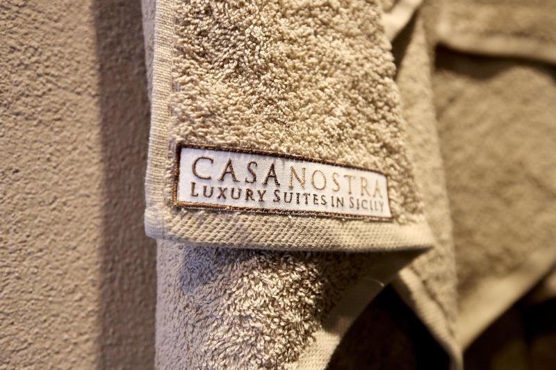 Casa Nostra Luxury Suites - Oda