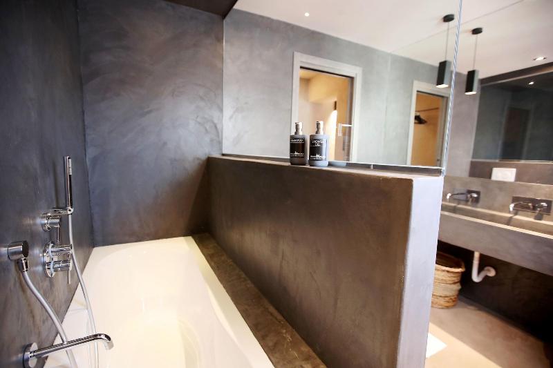 Casa Nostra Luxury Suites - Oda