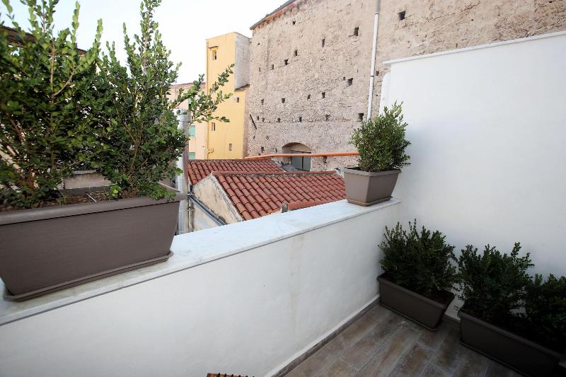 Casa Nostra Luxury Suites - Oda