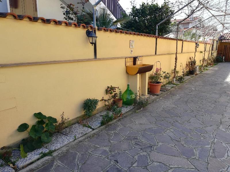 The Yellow House - Oda