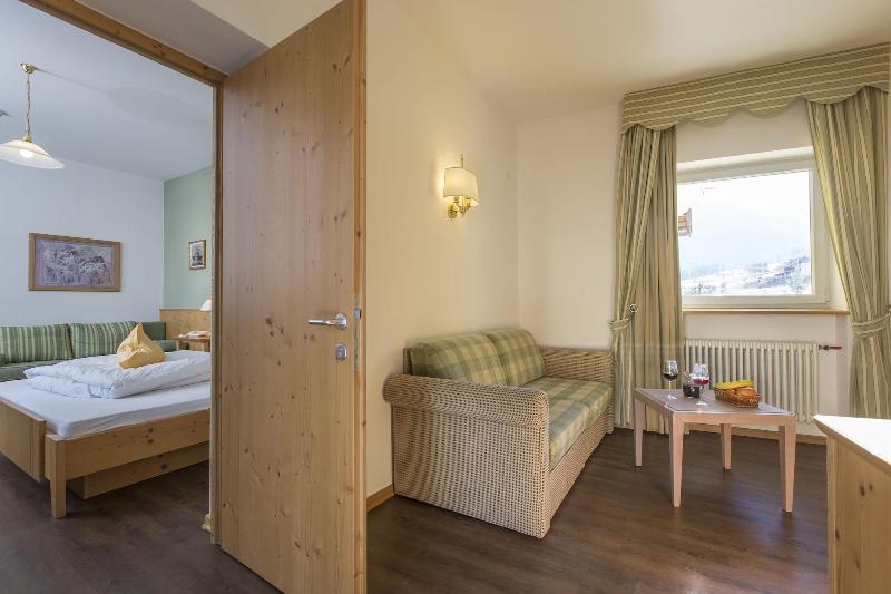 Hotel Kronplatz - Oda