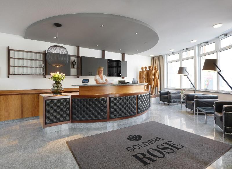 Hotel Goldene Rose - Lobi
