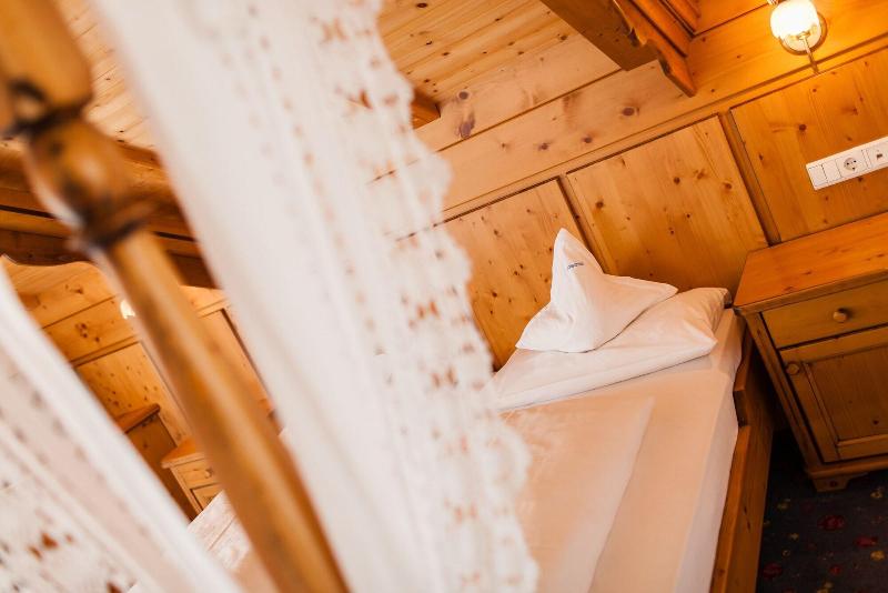 Hotel Goldene Rose - Oda