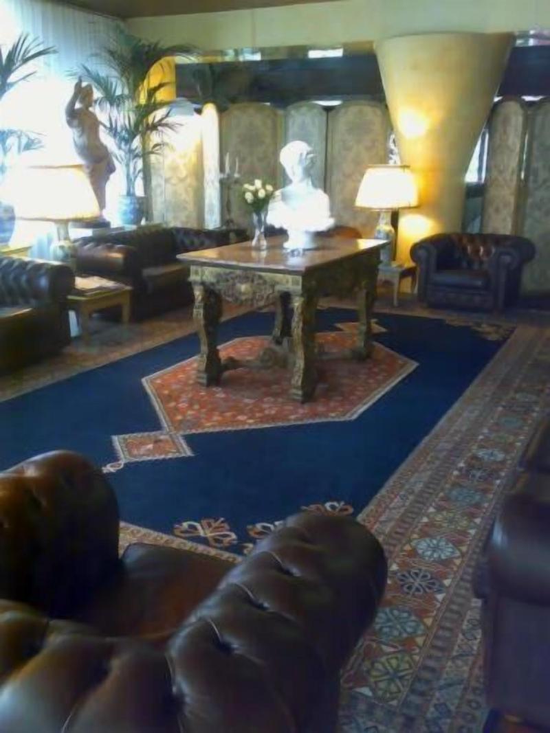 Hotel Due Mori - Lobi