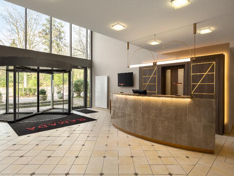 Ramada by Wyndham Duesseldorf Ratingen - Lobi