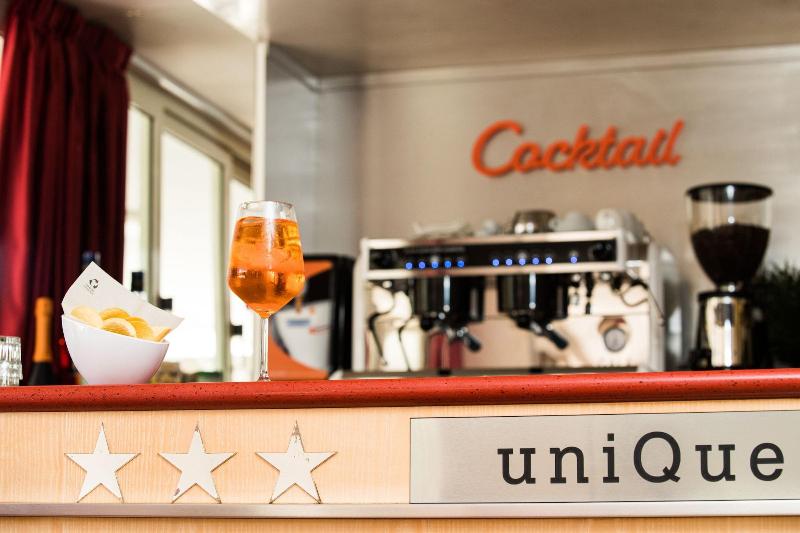 Unique Hotel - Bar