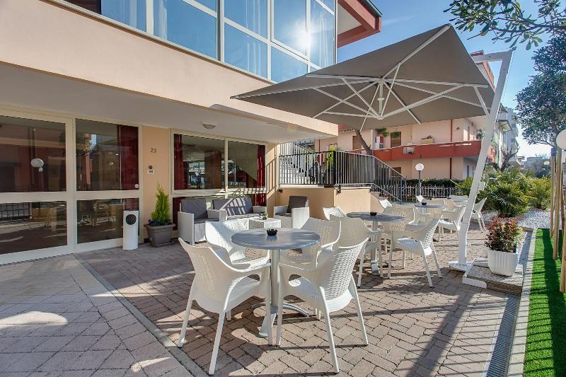 Unique Hotel - Teras