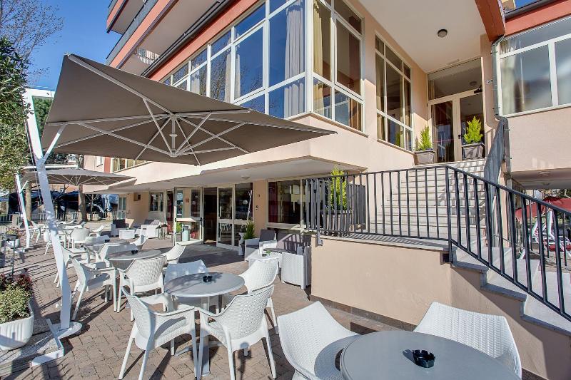 Unique Hotel - Teras