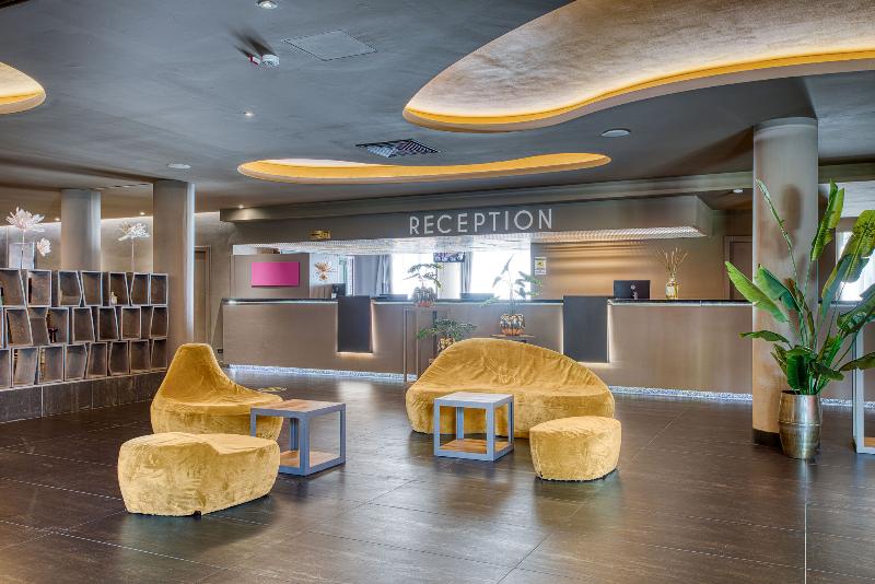 The Gate Hotel - Lobi