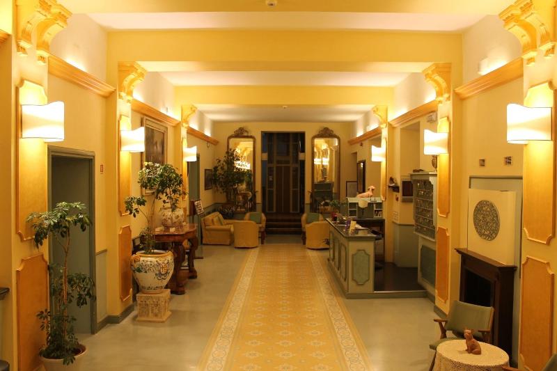 Hotel Croce Di Savoia - Lobi