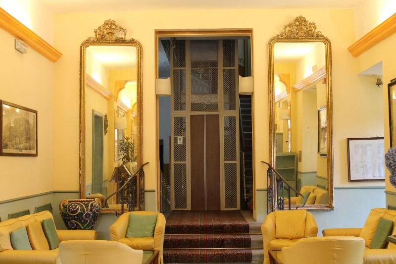 Hotel Croce Di Savoia - Lobi