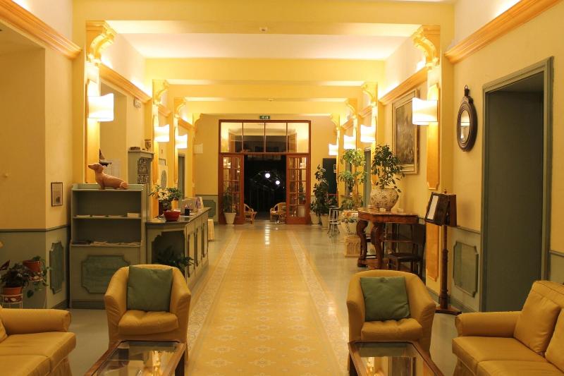 Hotel Croce Di Savoia - Lobi