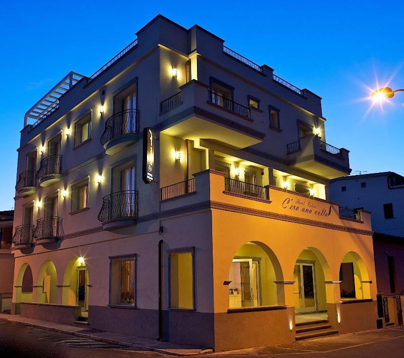 Hotel C'era una volta... - Genel