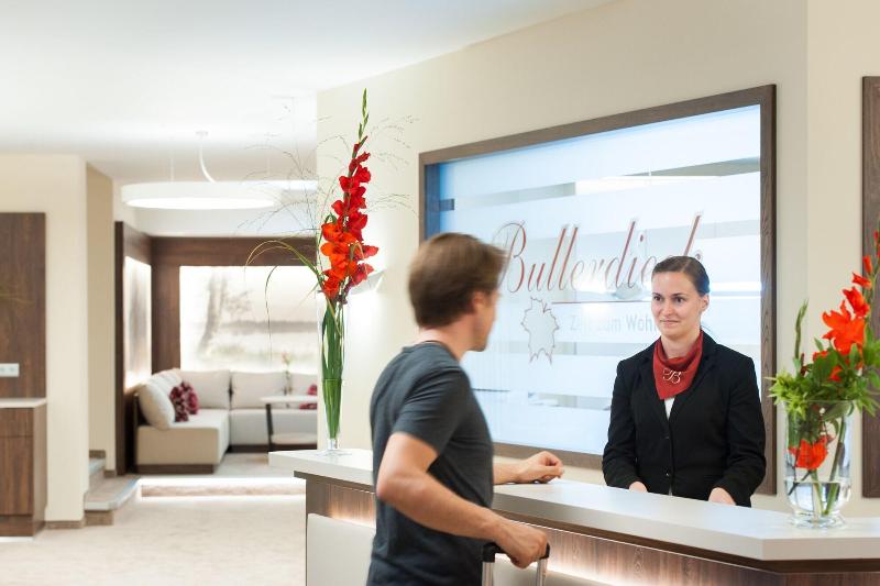 Hotel Restaurant Bullerdieck - Lobi