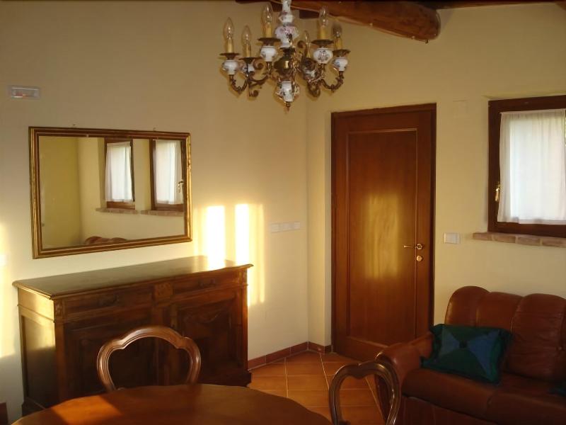 Al Giardino Degli Etruschi - Oda