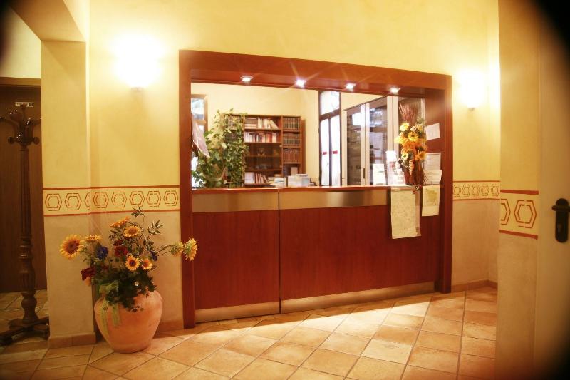 Hotel Tiziana - Lobi