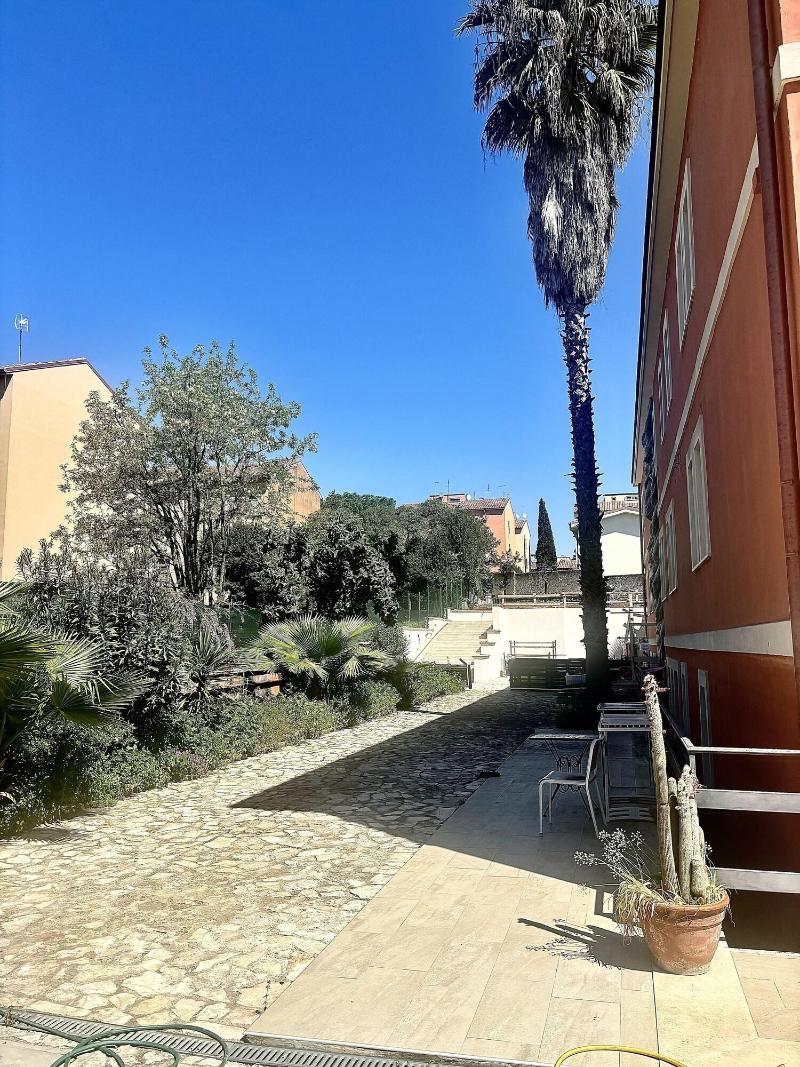 Palace Rome - Genel