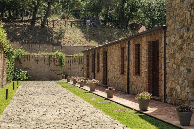 Casena Mongerrati - Genel