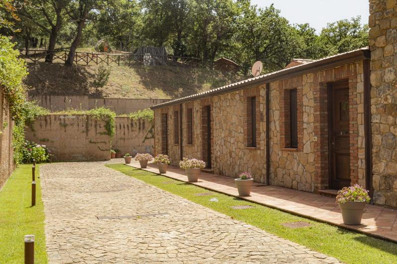 Casena Mongerrati - Genel