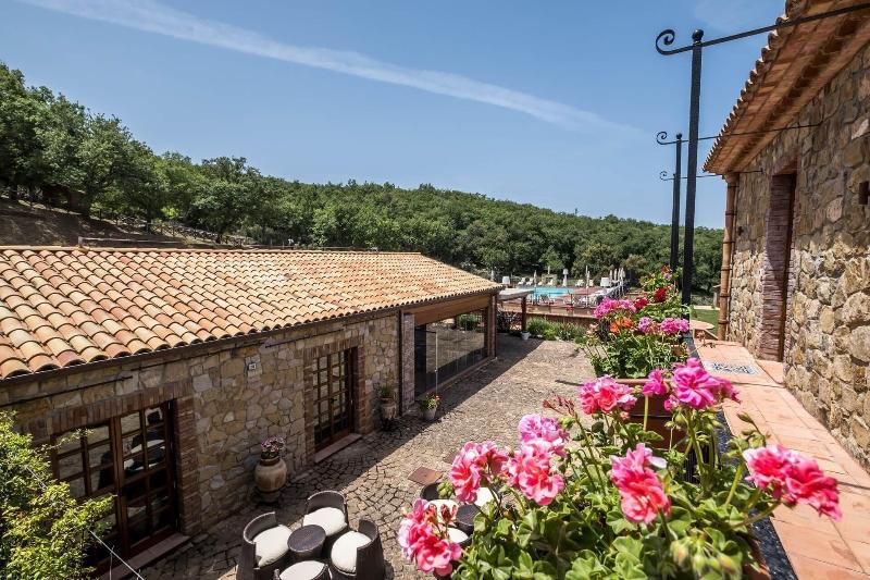 Casena Mongerrati - Genel