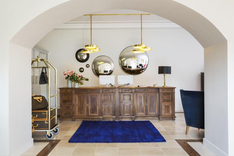 Favilla Hotel Di Charme - Lobi
