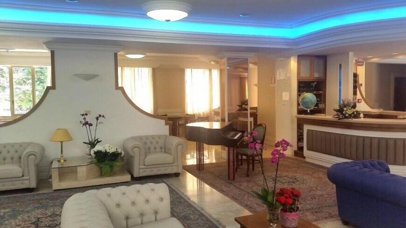 Mondial Park Hotel - Lobi