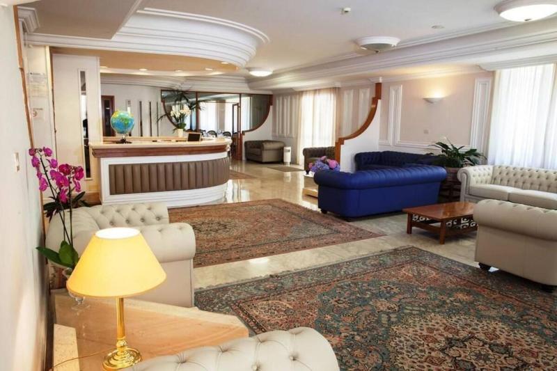 Mondial Park Hotel - Lobi