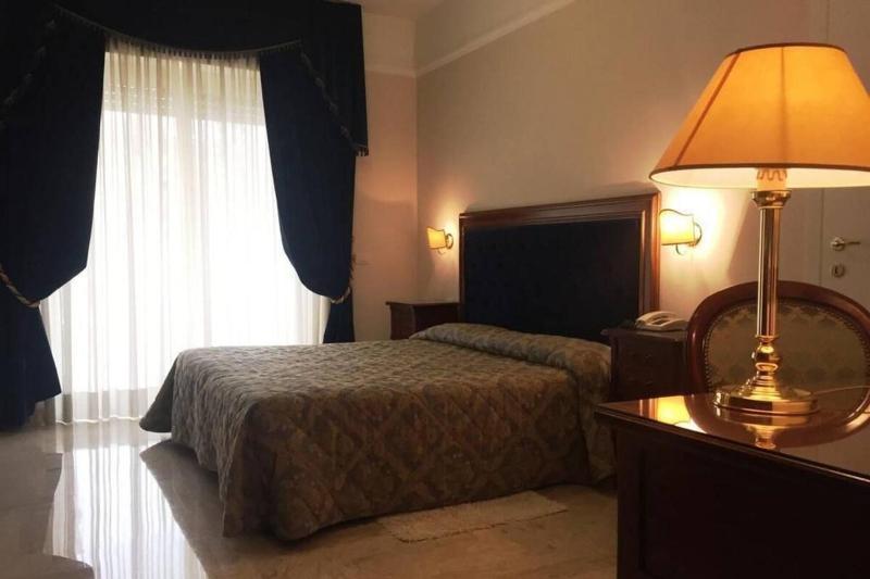 Mondial Park Hotel - Oda
