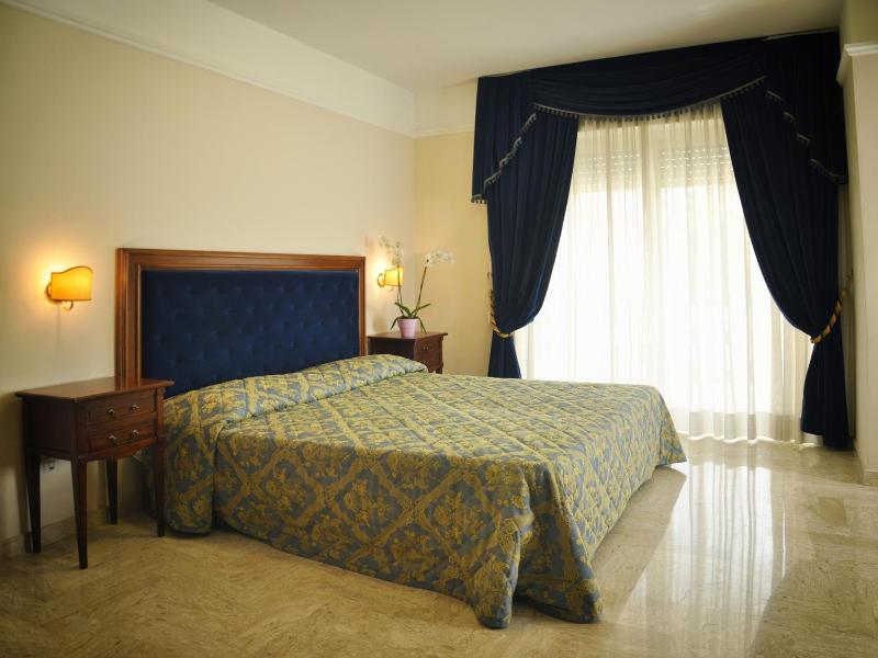 Mondial Park Hotel - Oda