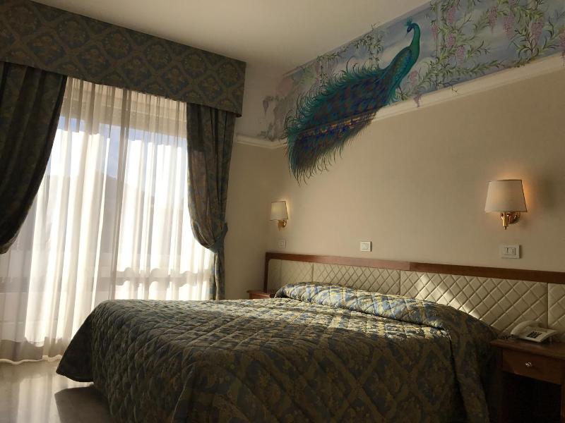 Mondial Park Hotel - Oda