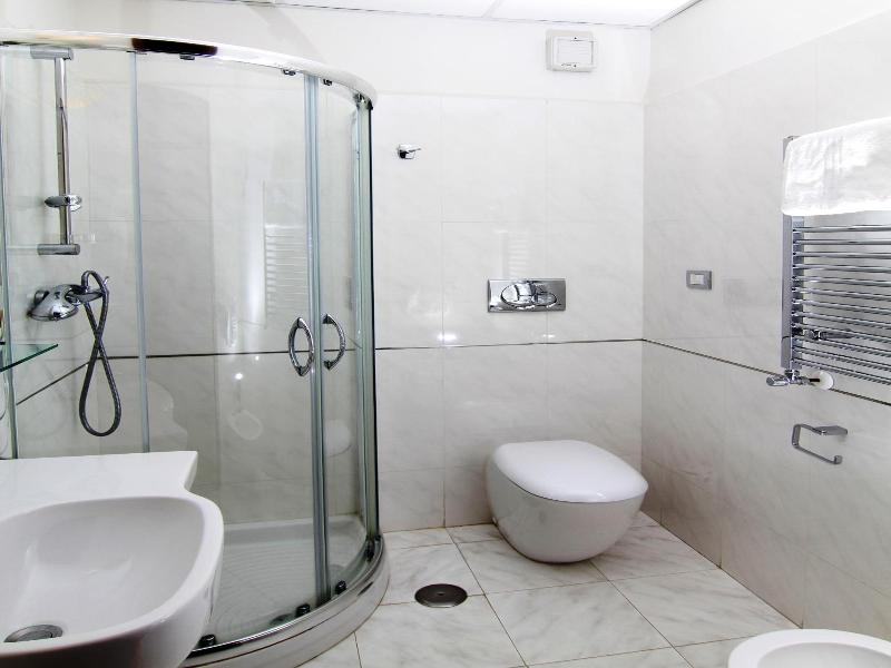 Mondial Park Hotel - Oda