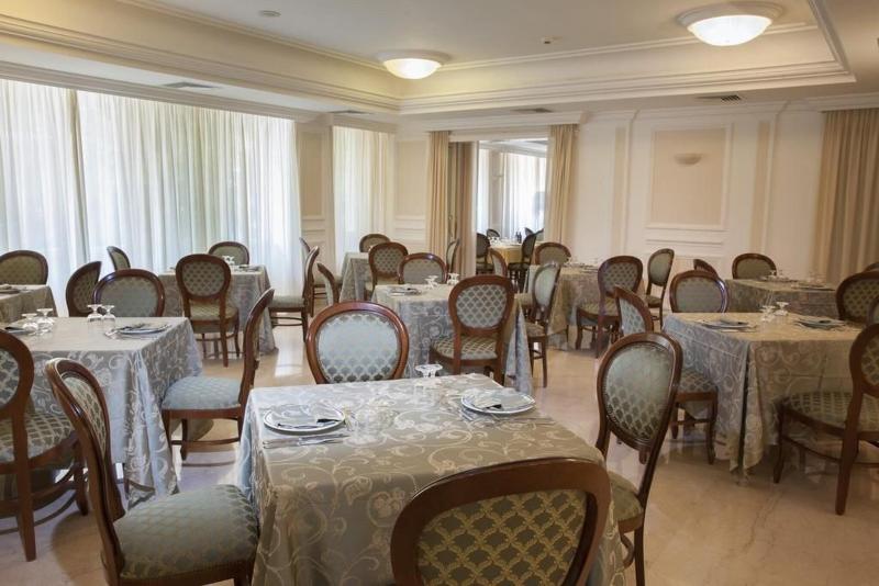 Mondial Park Hotel - Restoran