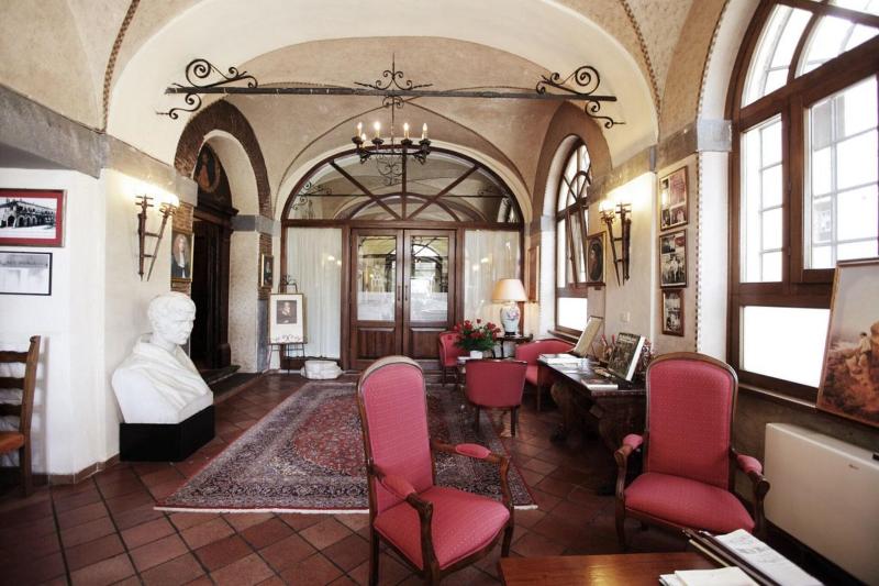 Il Postiglione Antica Posta Dei Chigi - Lobi